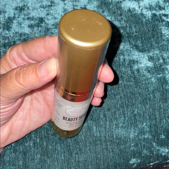 Young Living Beauty School Limited Edition Eye Cream 0.5 fl. oz. NEW SEALED - Picture 5 of 5